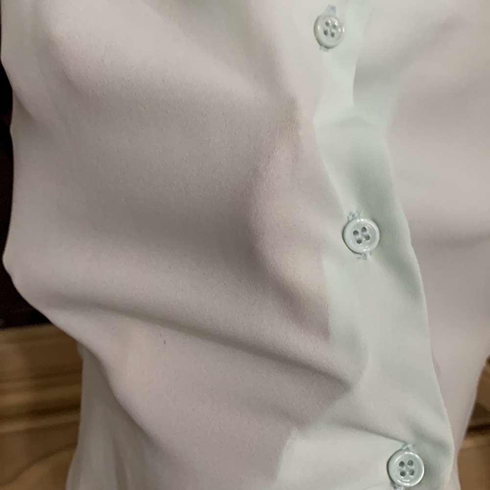 Pastel, sheer top - Picture 5 of 9